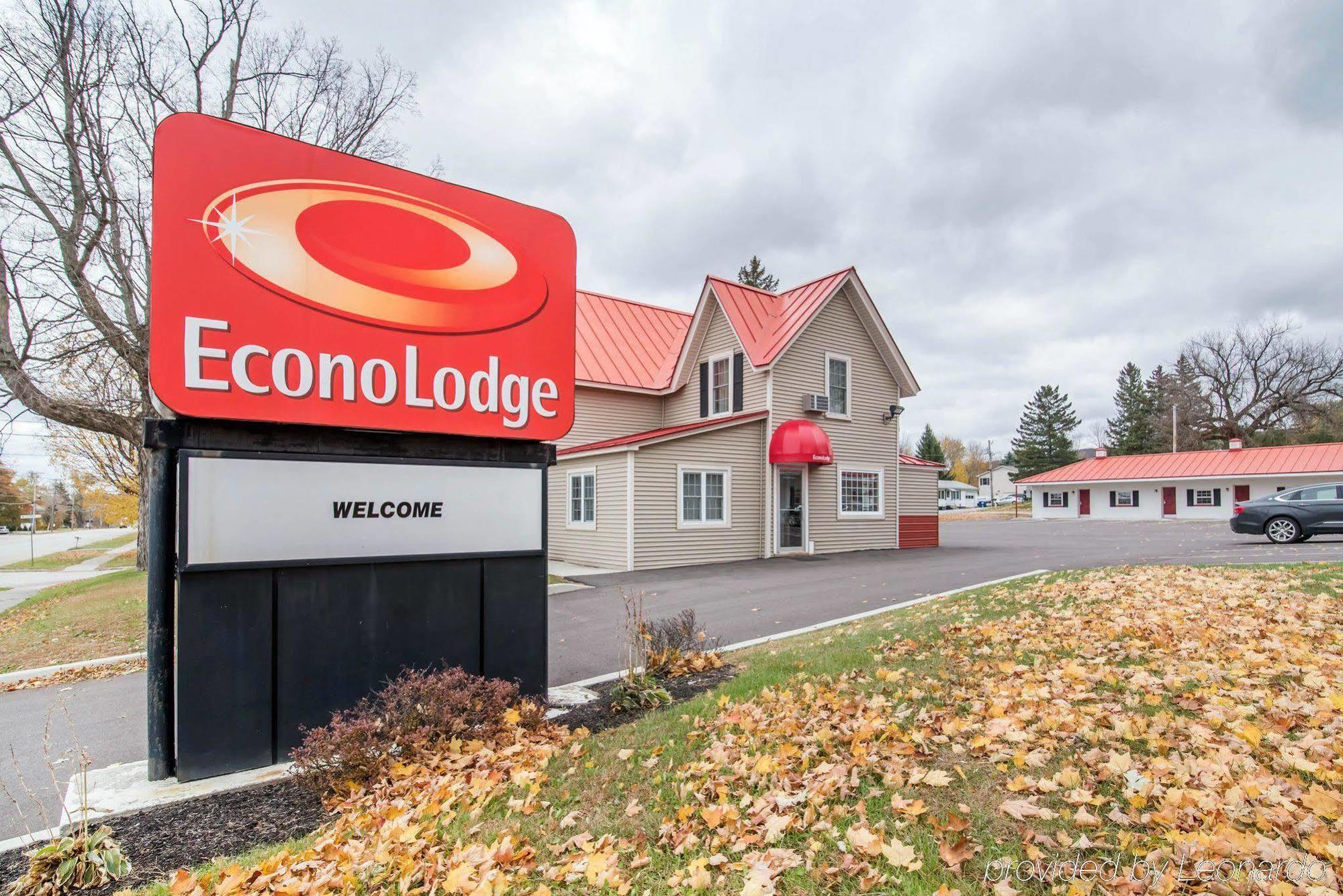 Econo Lodge Saint Albans Exterior photo